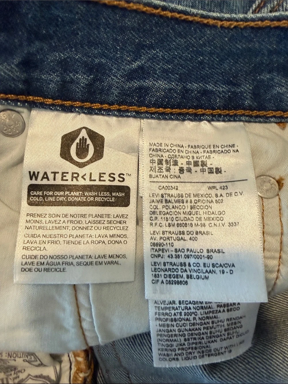 Levi’s 501 Original Distressed Denim Shorts Raw Hem Blue Size 27